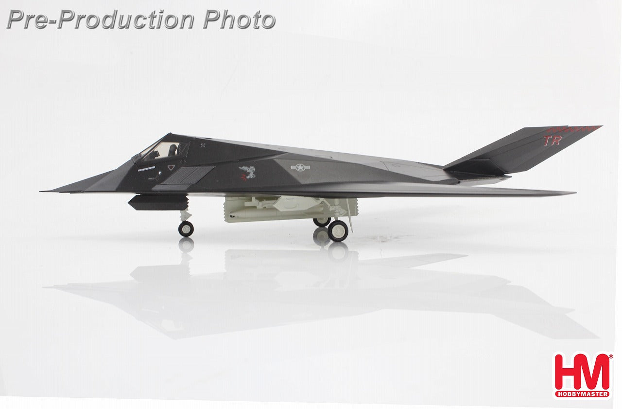 Hobby Master F-117A ナイトホーク w/B61&B57 アメリカ空軍 2021 1/72