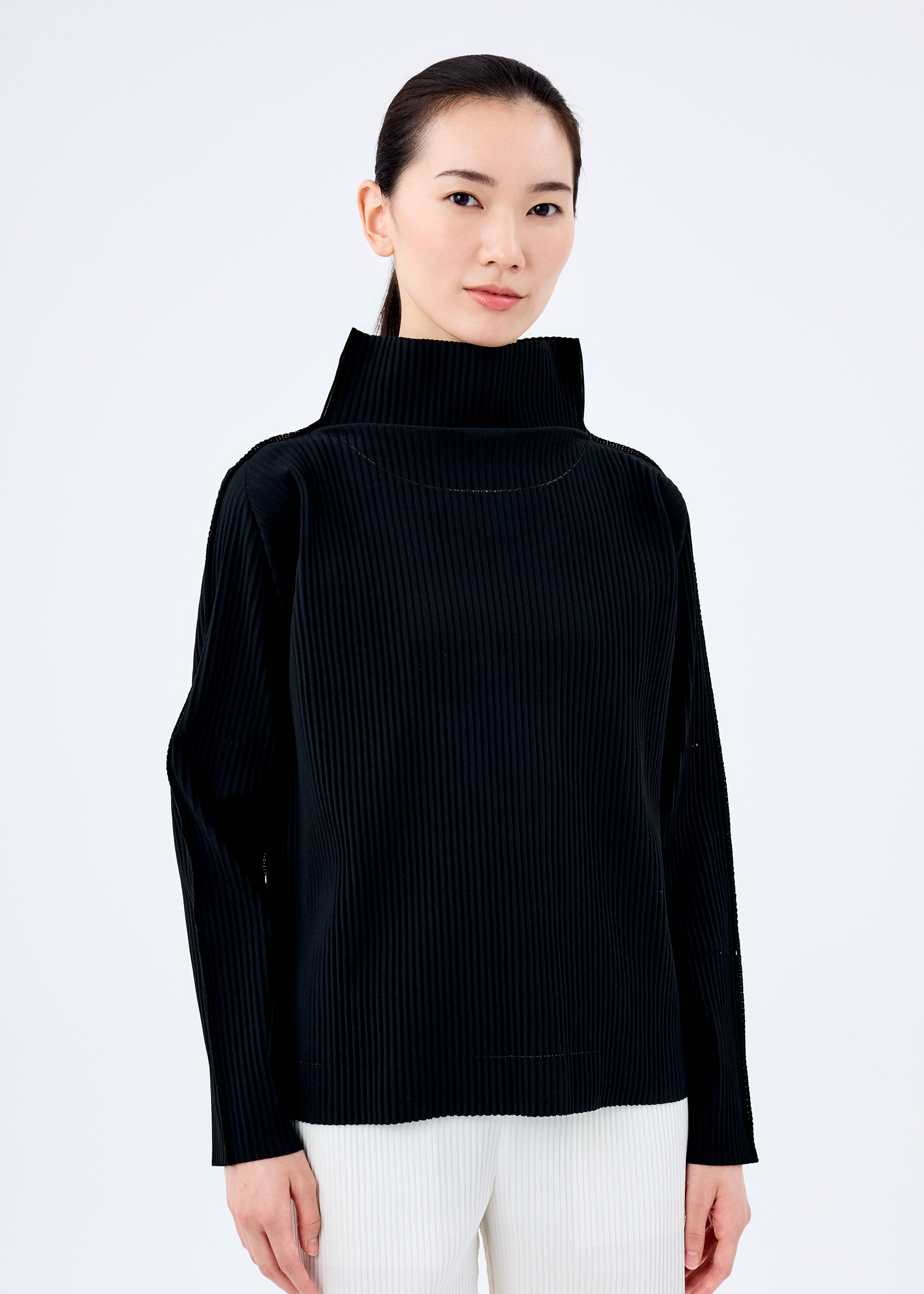 TOPS – ISSEY MIYAKE ONLINE STORE