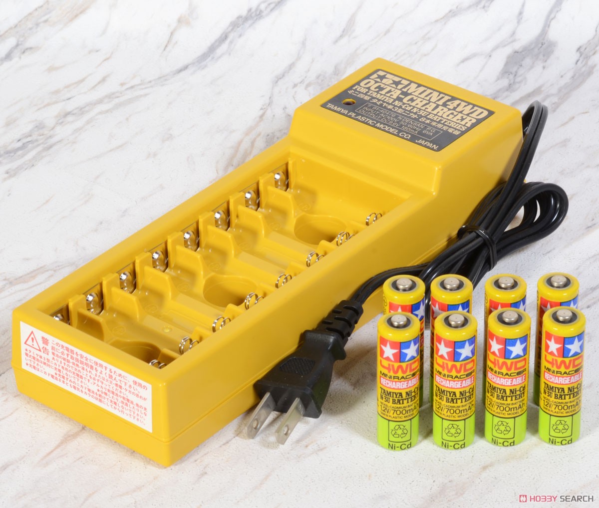 ミニ四駆 タミヤ単3型ニカド8本と専用充電器 (ミニ四駆) - ホビー