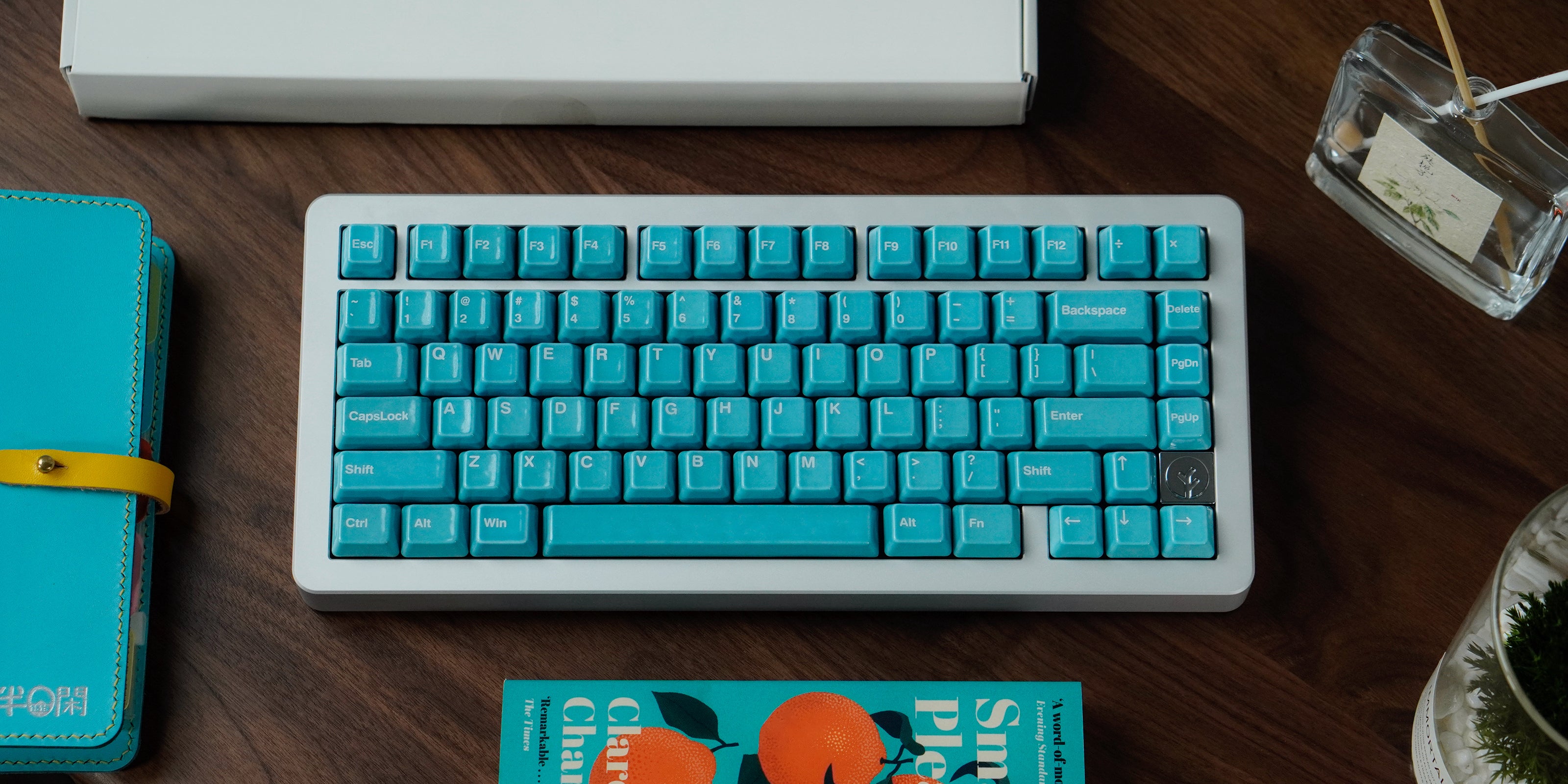 青いキーキャップ | Cerakey