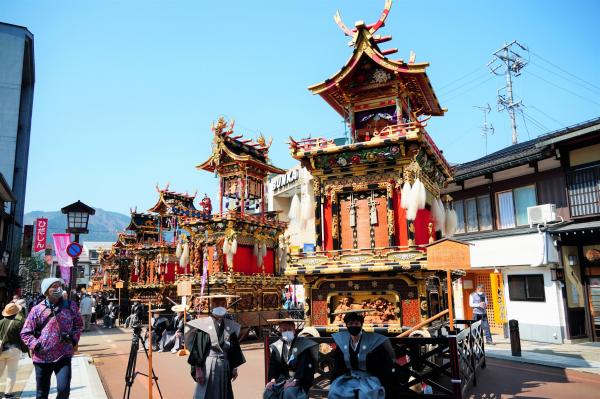 古川祭屋台曳き揃え - 飛騨市公式ウェブサイト