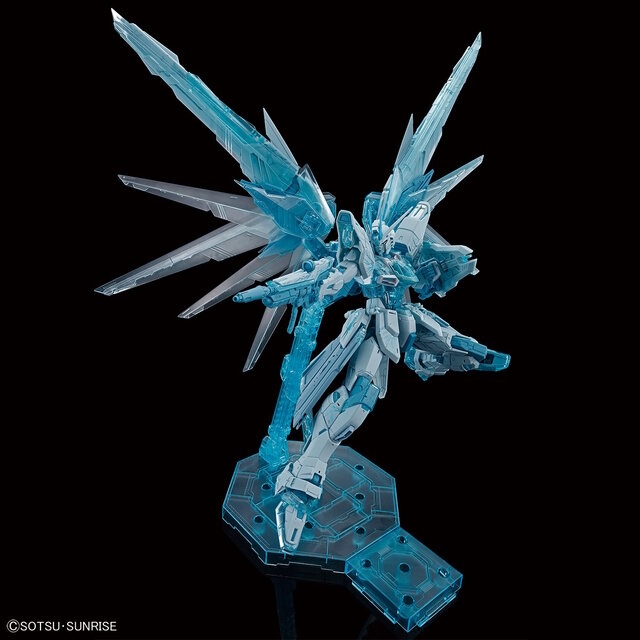 氷・雷を思わせるカラーリング！特別なMGガンプラ「フリーダム Ver.2.0