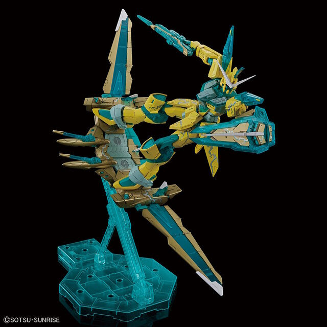 氷・雷を思わせる色合いがクール！特別カラーのMGガンプラ「フリーダム