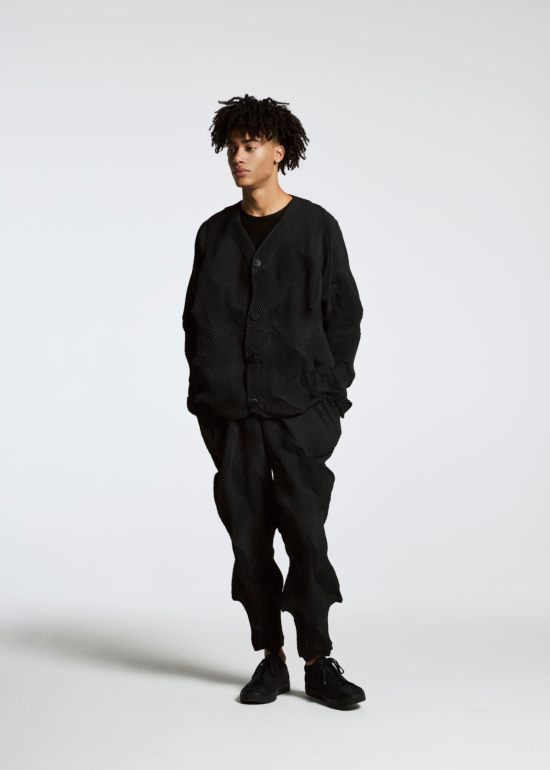 メンズ／トップス／カーディガン – isseymiyake.com