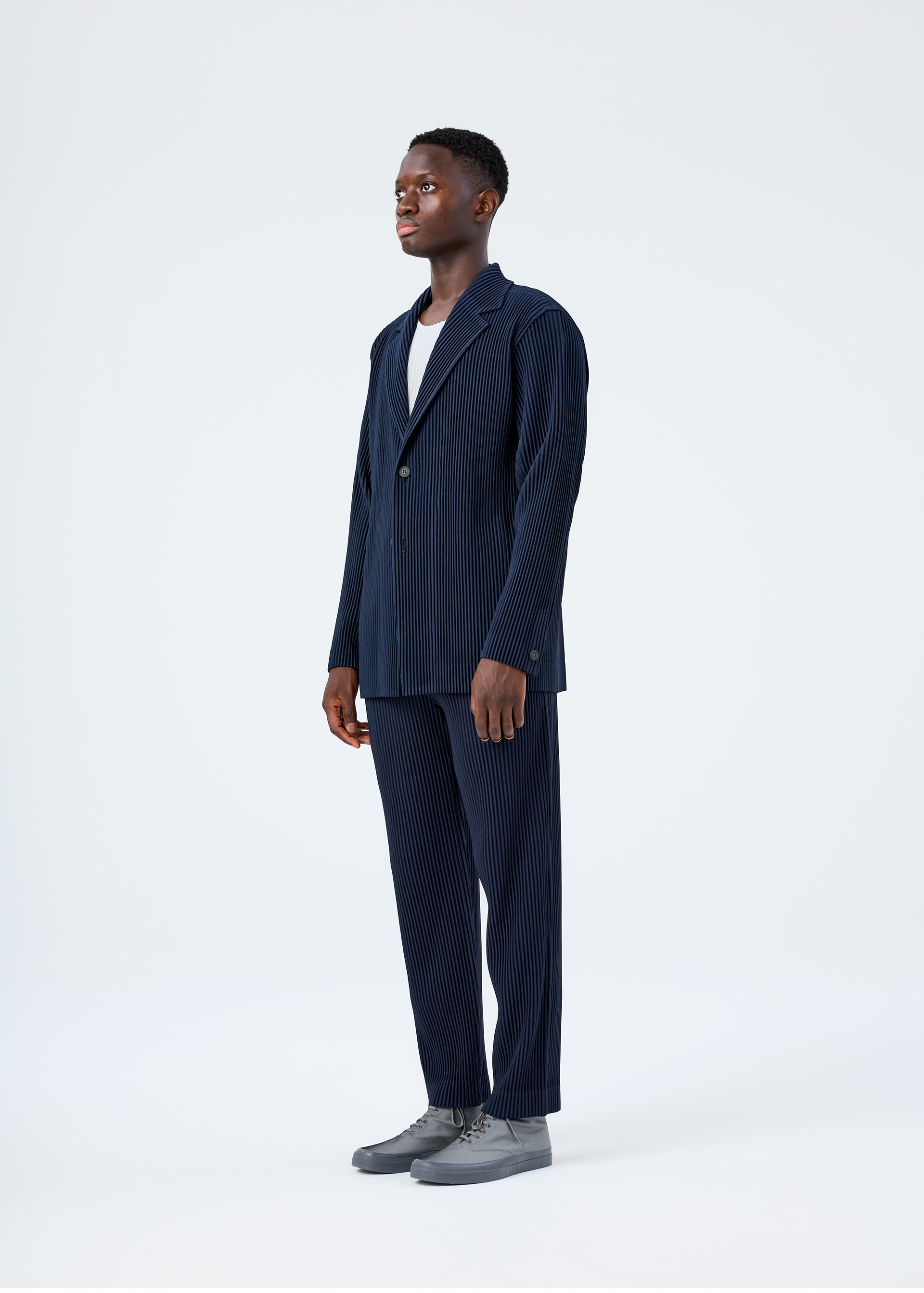 BASICS – isseymiyake.com