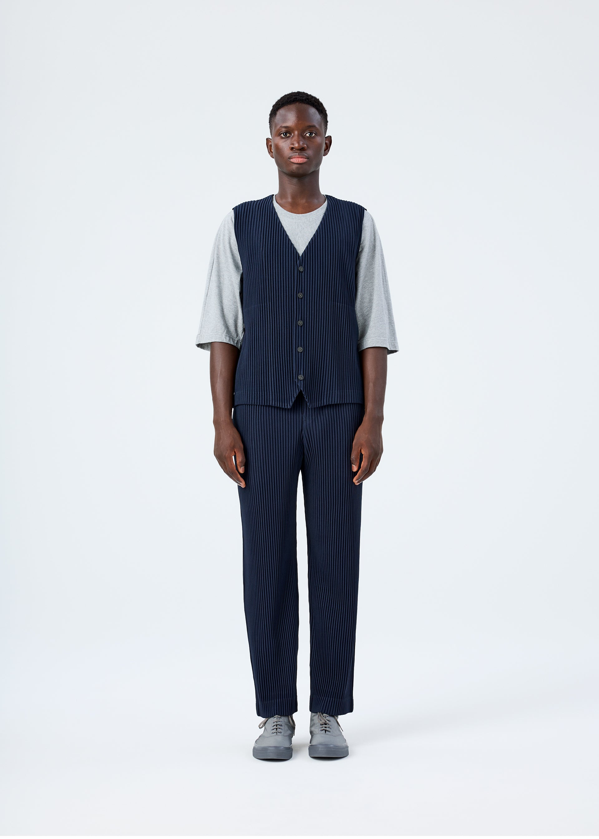 BASICS – isseymiyake.com