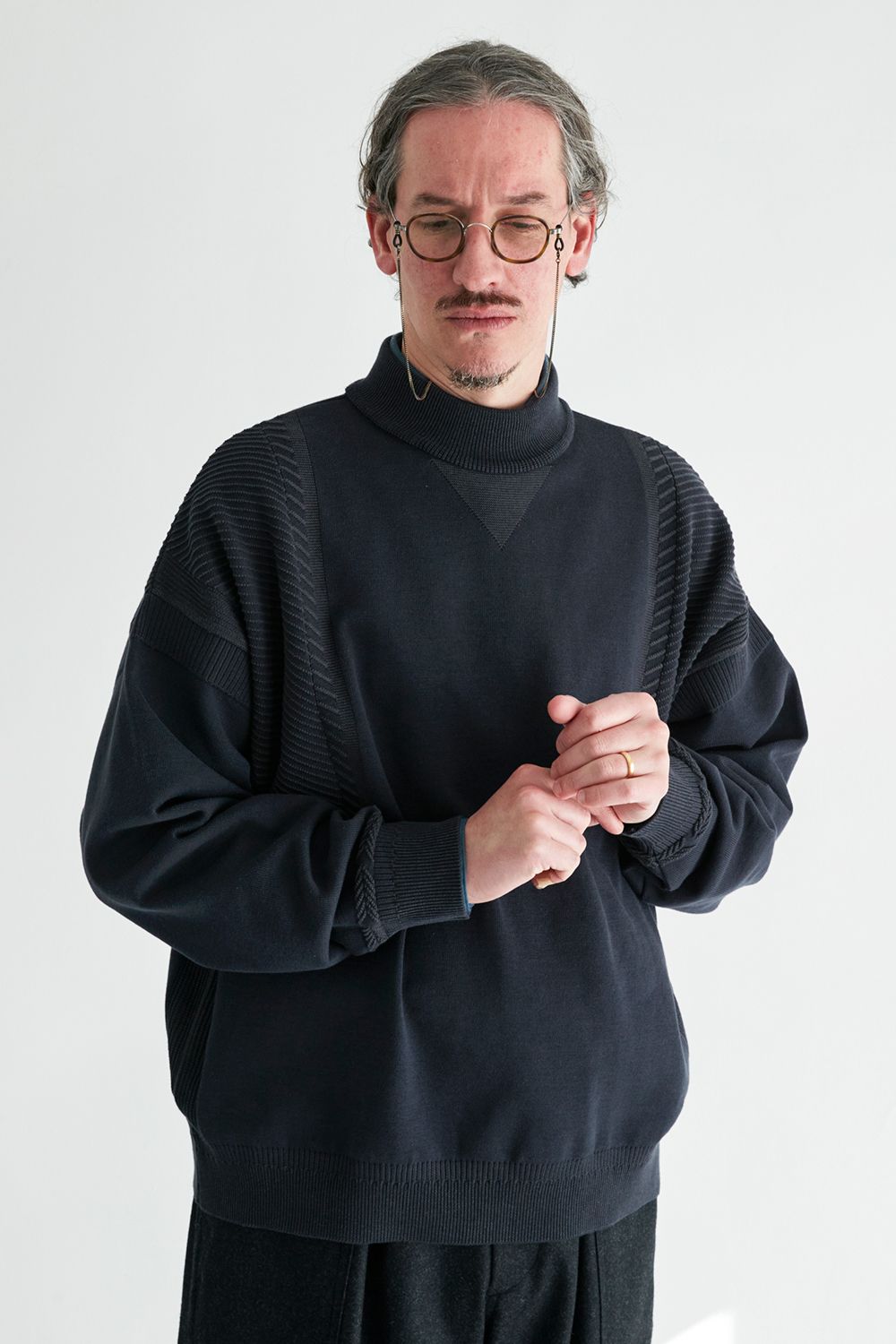 YASHIKI - 【ラスト1点】【23AW】Akisora Mock Neck Knit(OFF BLACK