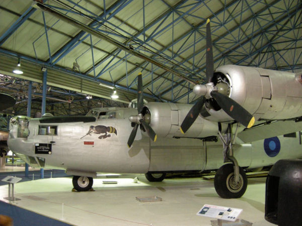 コンソリデーテッド B－24 リベレーター - 裏辺研究所