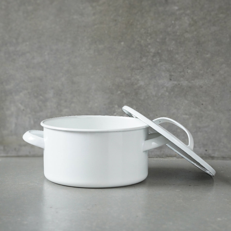 月兎印 キャセロール 19cm ホワイト - アメノイエ