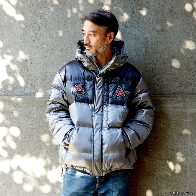 Zガンダム」「逆襲のシャア」「閃光のハサウェイ」のダウンジャケット