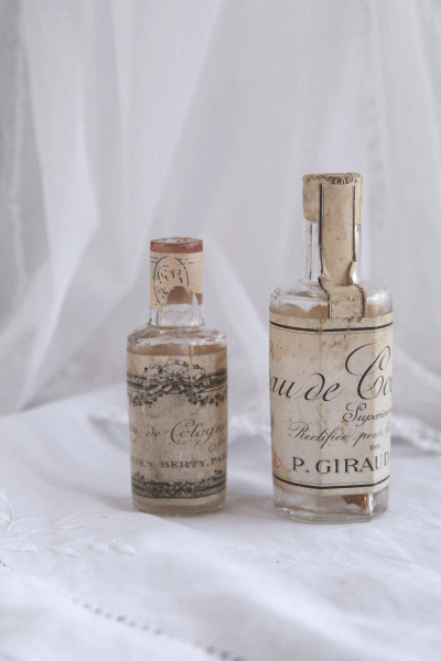 フランスのパフュームボトル LUCIEN BERTY. PARIS P. GIRAUD & Cie