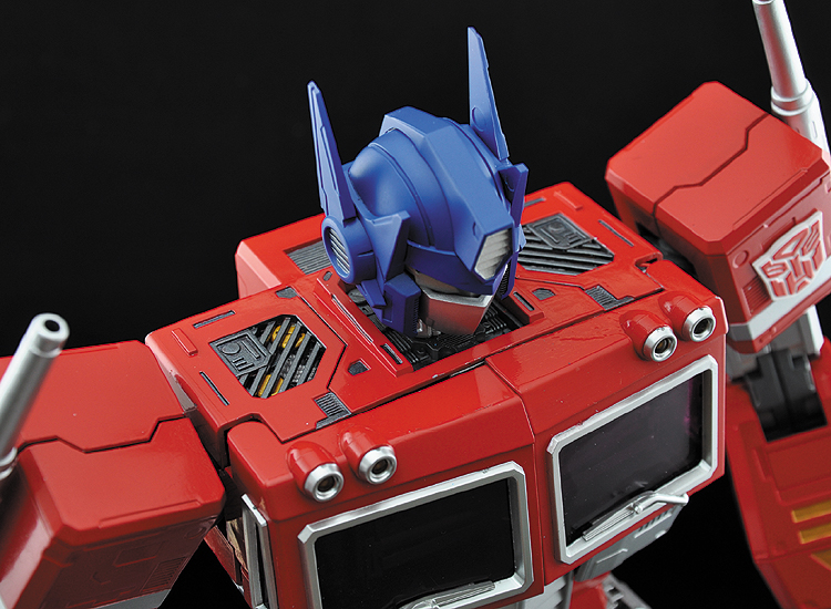 ULTIMETAL UM-01 OPTIMUS PRIME