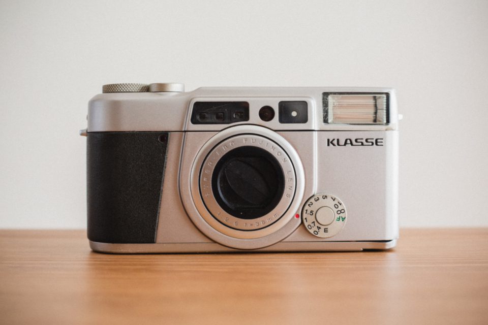 旅×フィルムカメラ第8弾] カメラ女子にオススメ！FUJIFILM KLASSE