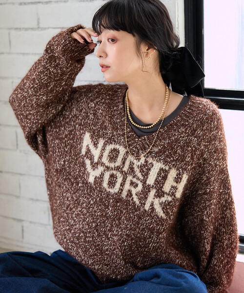 セール】メランジ Vネックロゴニット【限定展開】（ニット/セーター