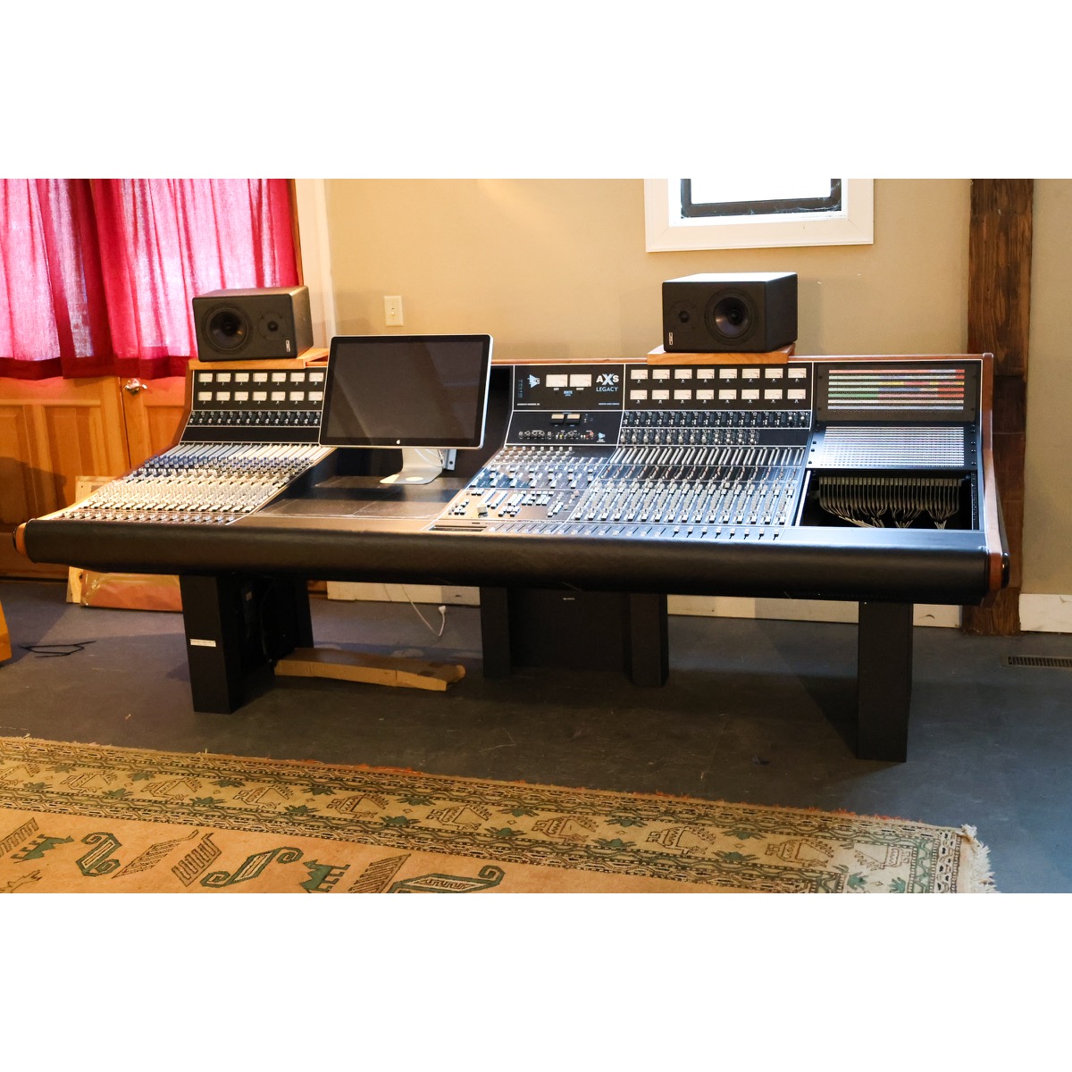 API AXS 32 Channel with DAW Center Section, Final Touch Automation