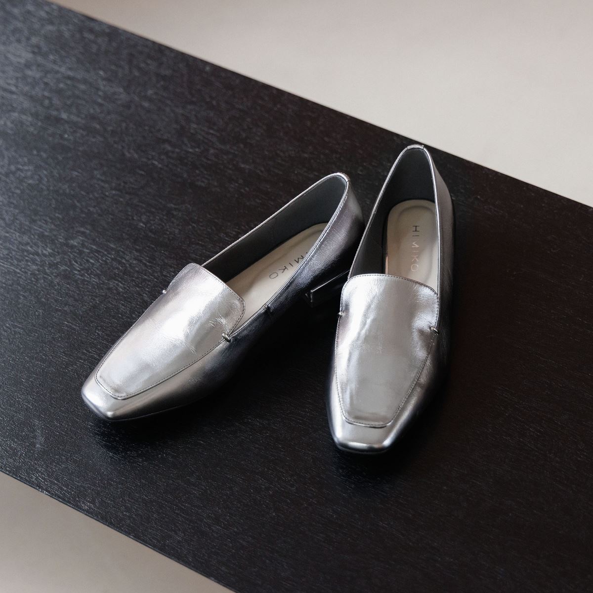 WEB限定デザイン/再入荷】メタルアクセントローファー/640009