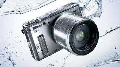 水深15mでも撮影可能な防水・耐衝撃性能を持つレンズ交換式デジカメ