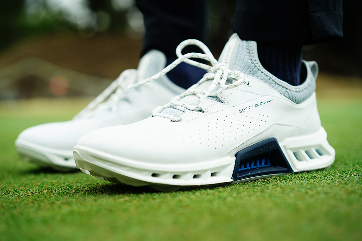 エコー BIOM C4を試し履き「360度の防水・透湿性能が秀逸」｜GDO