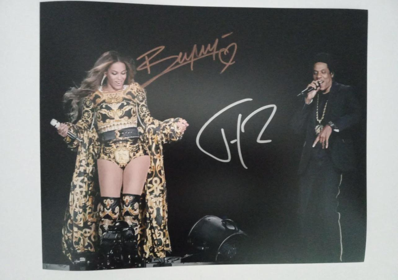 これってビヨンセとジェイ・Zのサイン、本物だと思う？ : r/beyonce