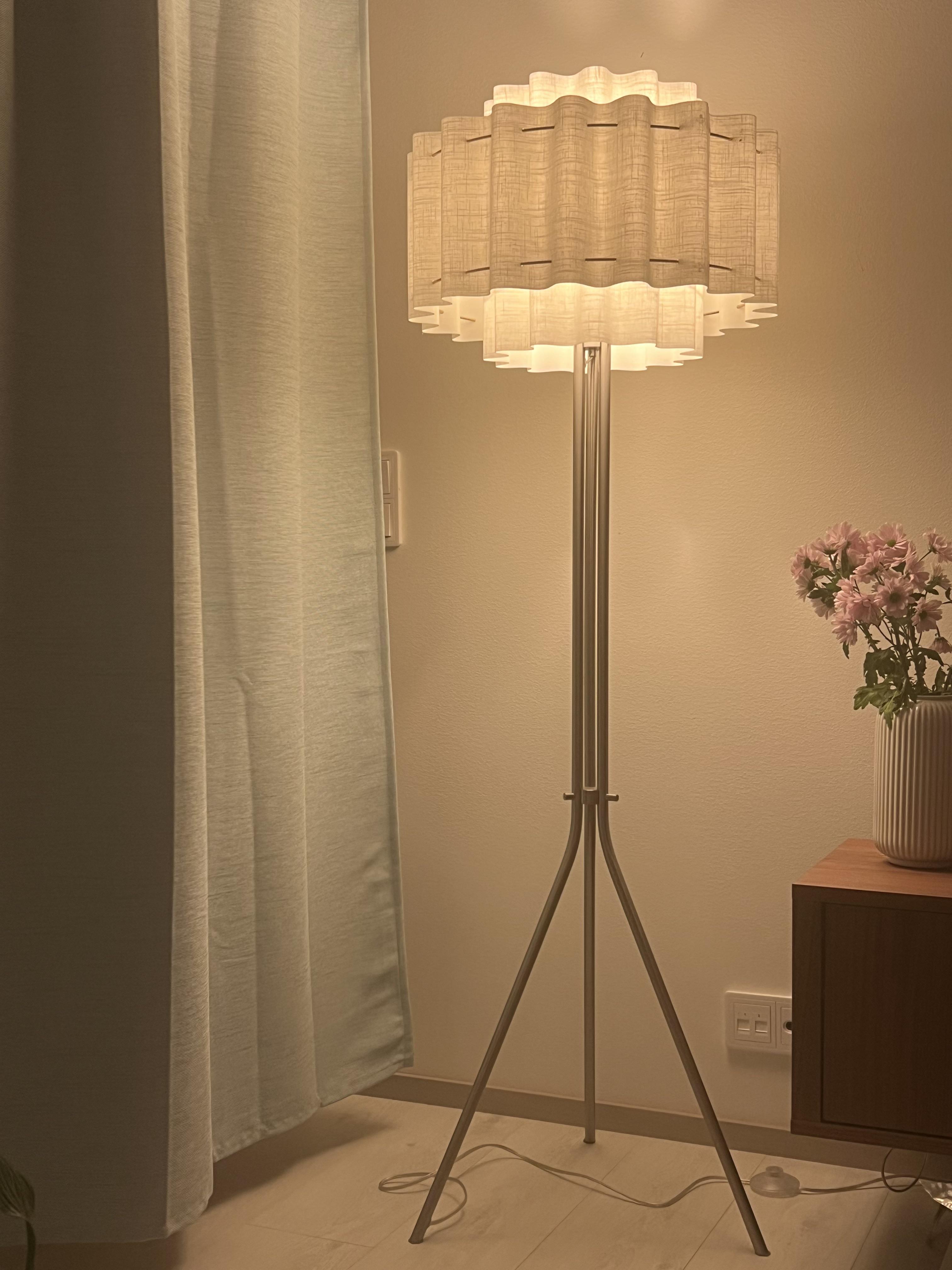 ストックホルム 2025 フロアランプ用ペンダントランプシェード : r/IKEA