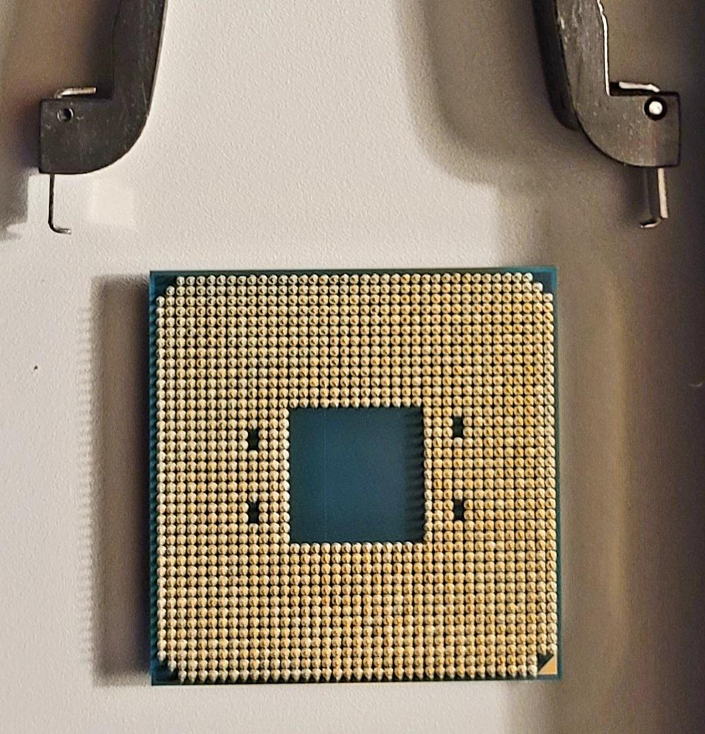 CPUのピンって綺麗だね - AMD Ryzen 7 5800X : r/Amd