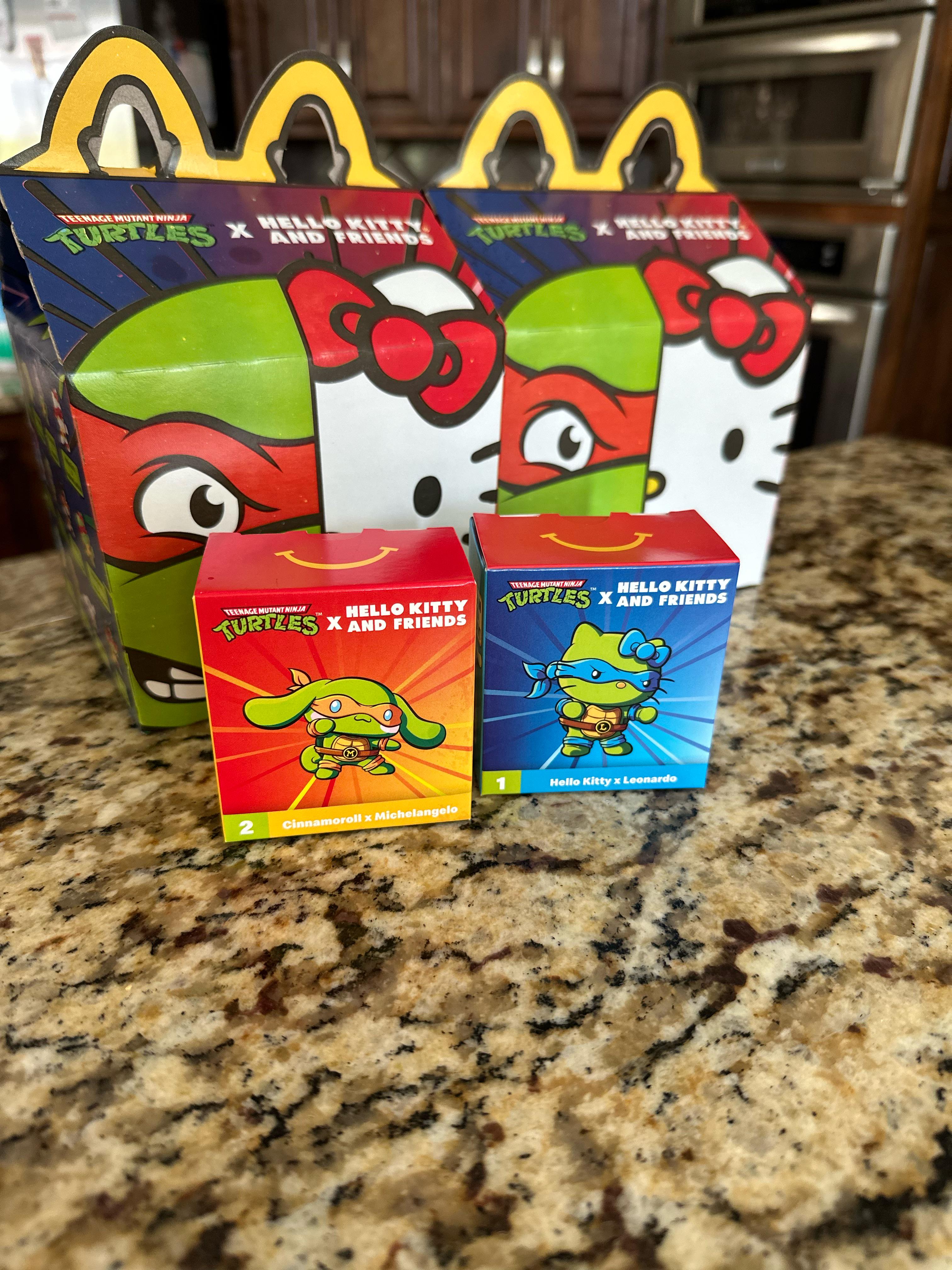 TMNT x ハローキティ (マクドナルド ハッピーミールのおもちゃ) : r/TMNT