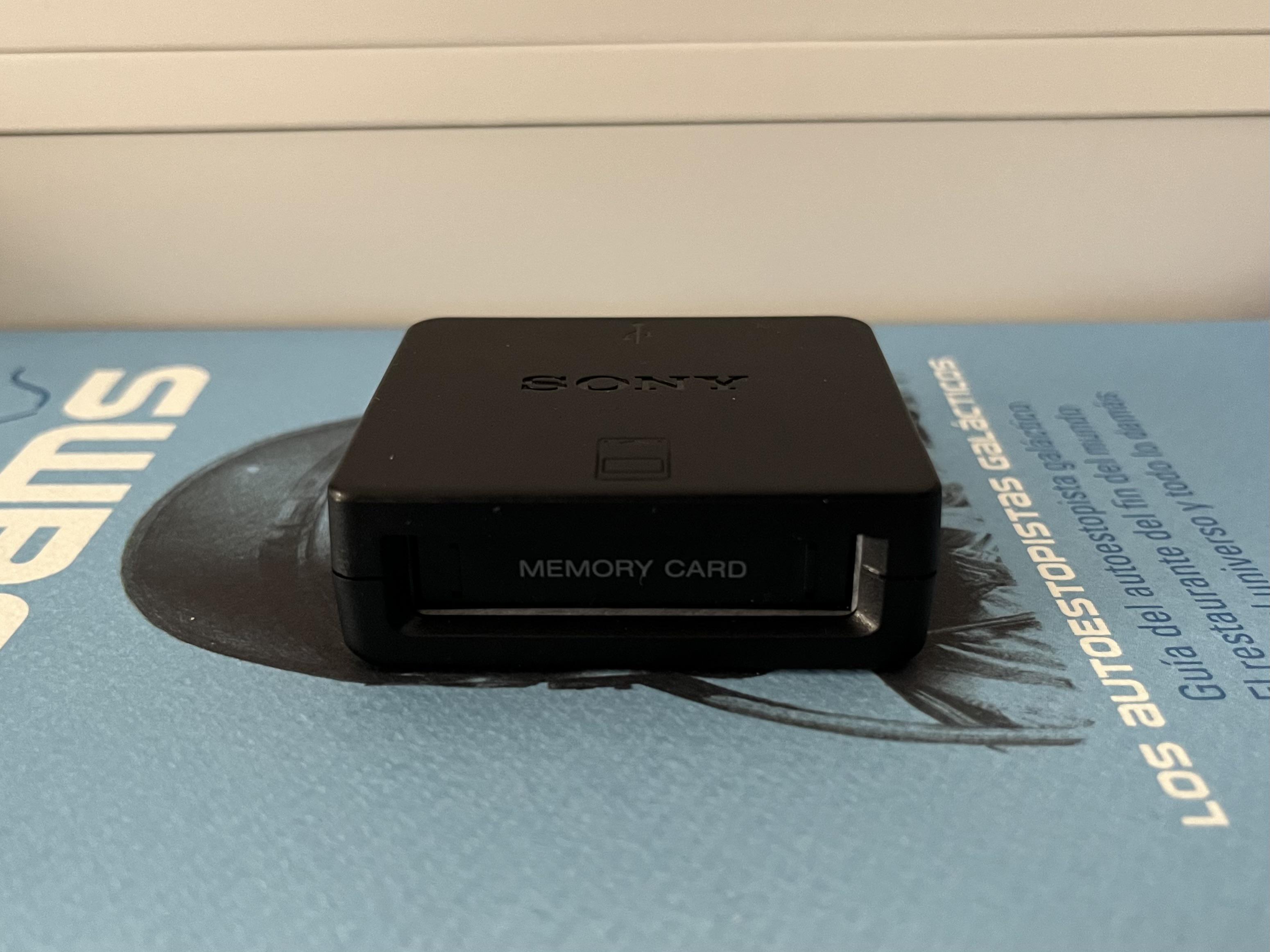 何年も探した結果、やっとPS3用のメモリーカードリーダーをまともな