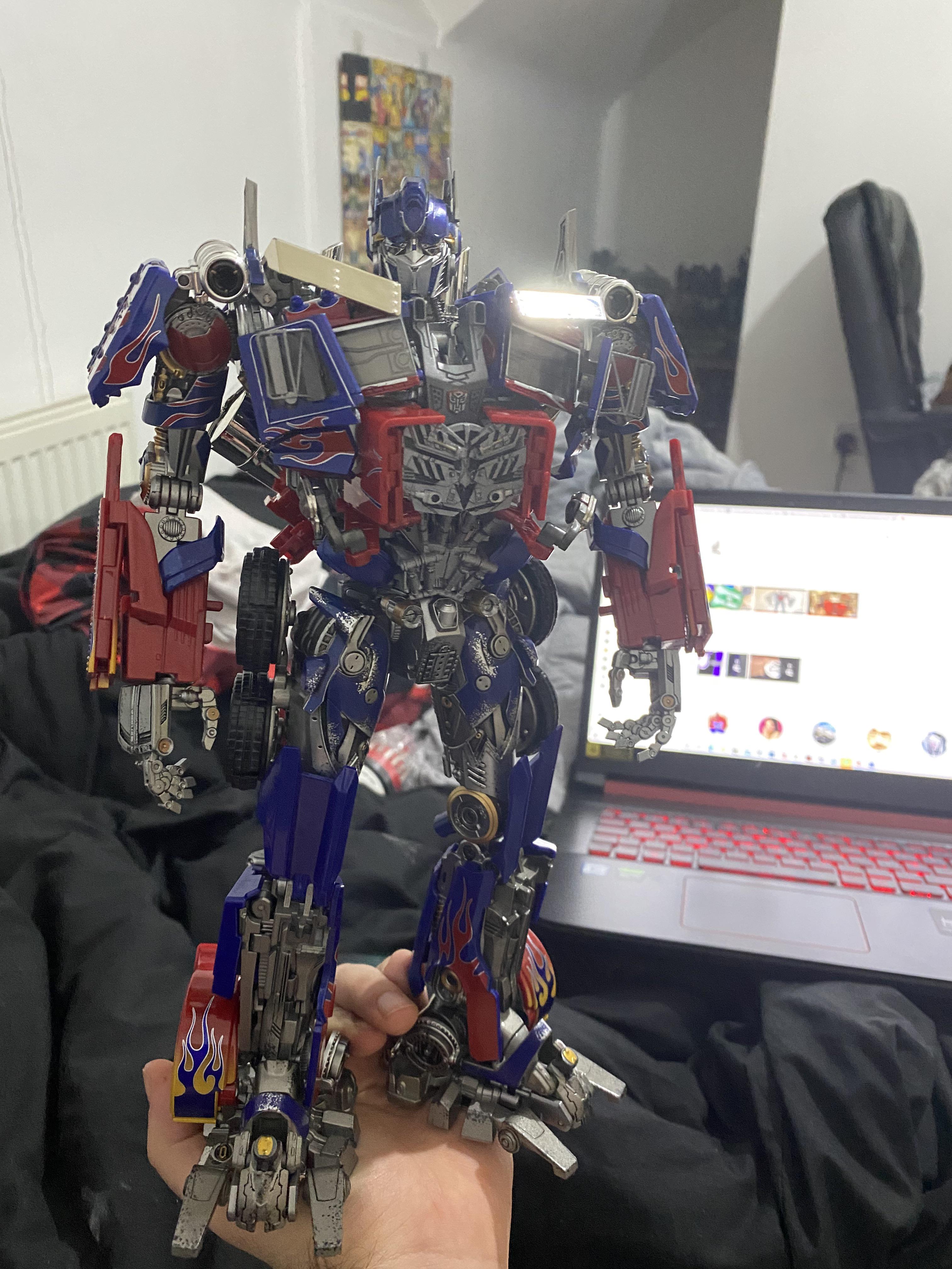 Behold my fully upgraded Black Apple Thunder Leader! : r/transformers