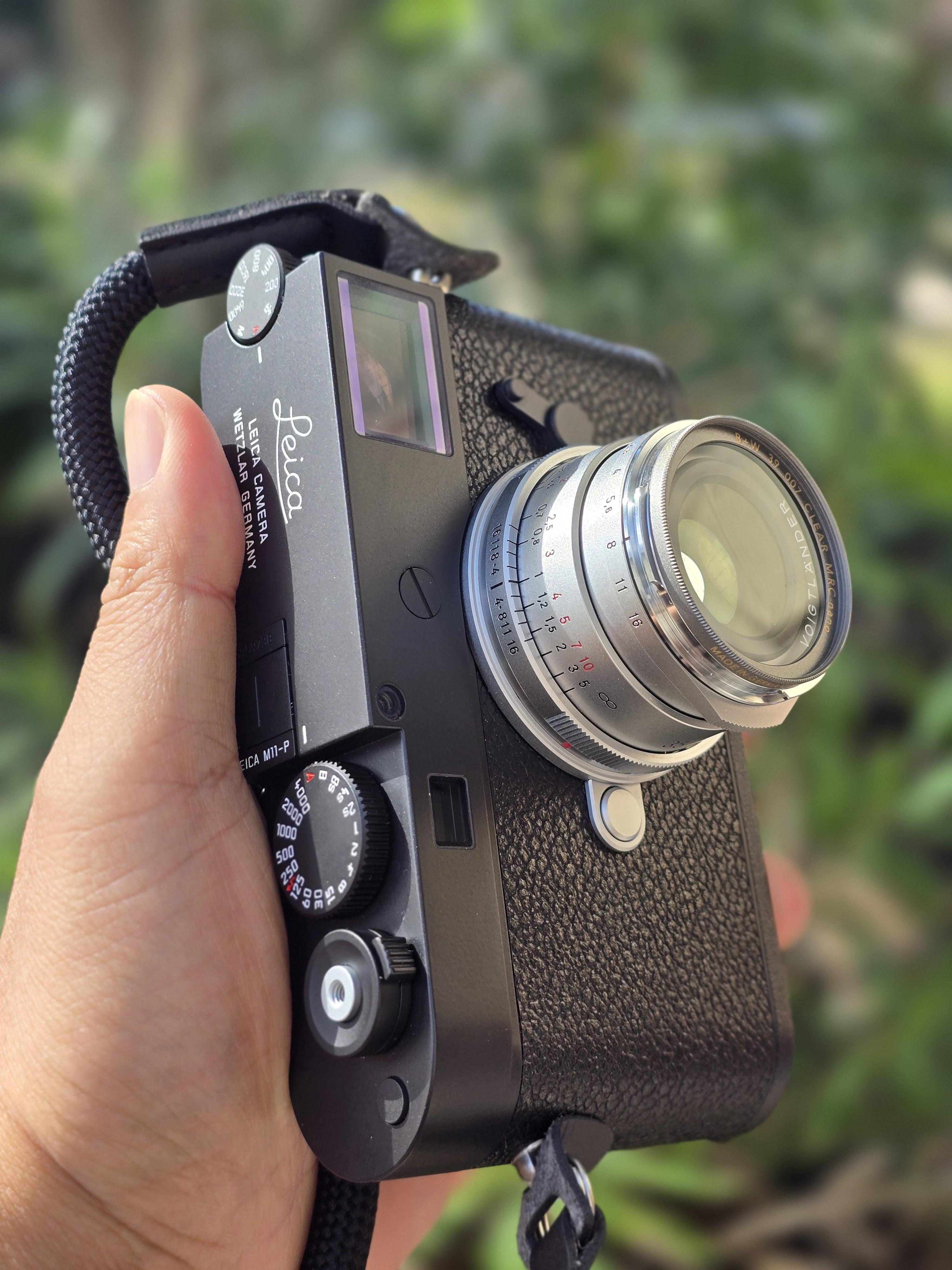 With Voigtlander 35mm f2 Ultron II : r/Leica