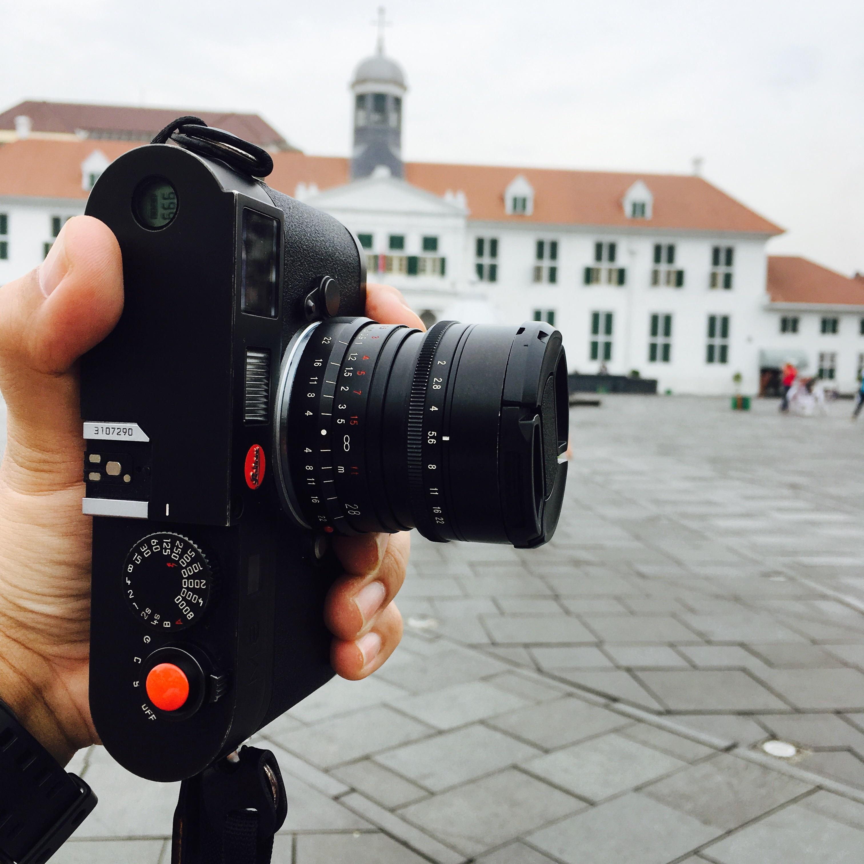 M8 + Voigtlander 28mm. My companion in old Batavia. : r/Leica