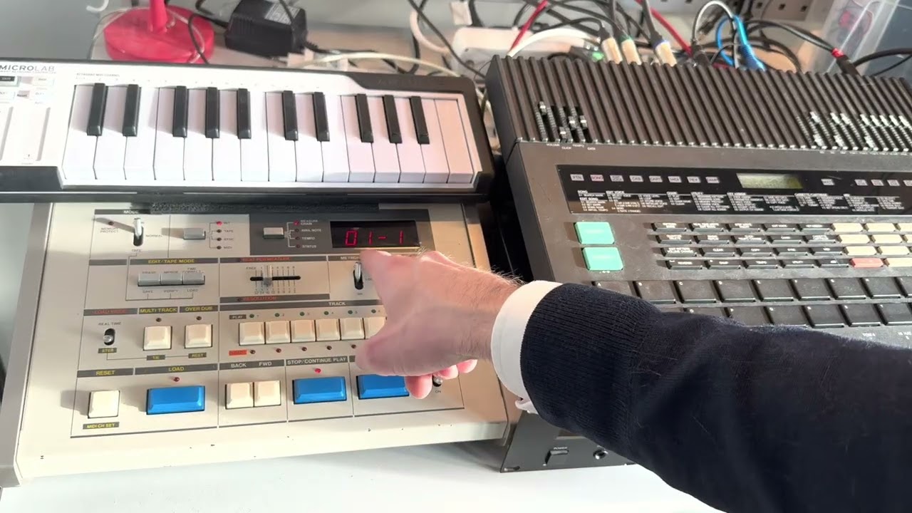 2] 幻の機材「VESTAX FADERBOARD」に迫る！ - YouTube