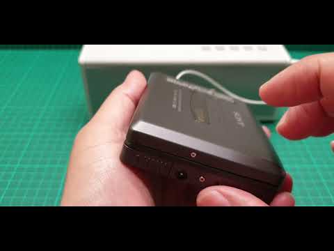 Sony WM-FX822 Radio Cassette Player Walkman review & look inside