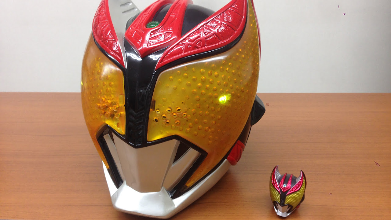 仮面ライダーキバっぽいレプリカマスク 1/1 被れる 光る なりきり