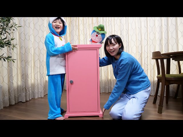 どこでもドア型本棚 - YouTube