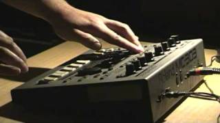 名機 ローランドMC-303 GrooveBox