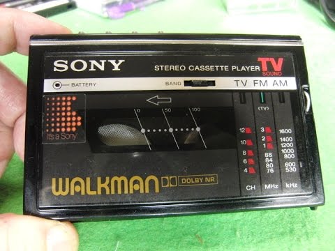 SONY 1984年 伸縮ボディー ウォークマン WM-F30 - YouTube