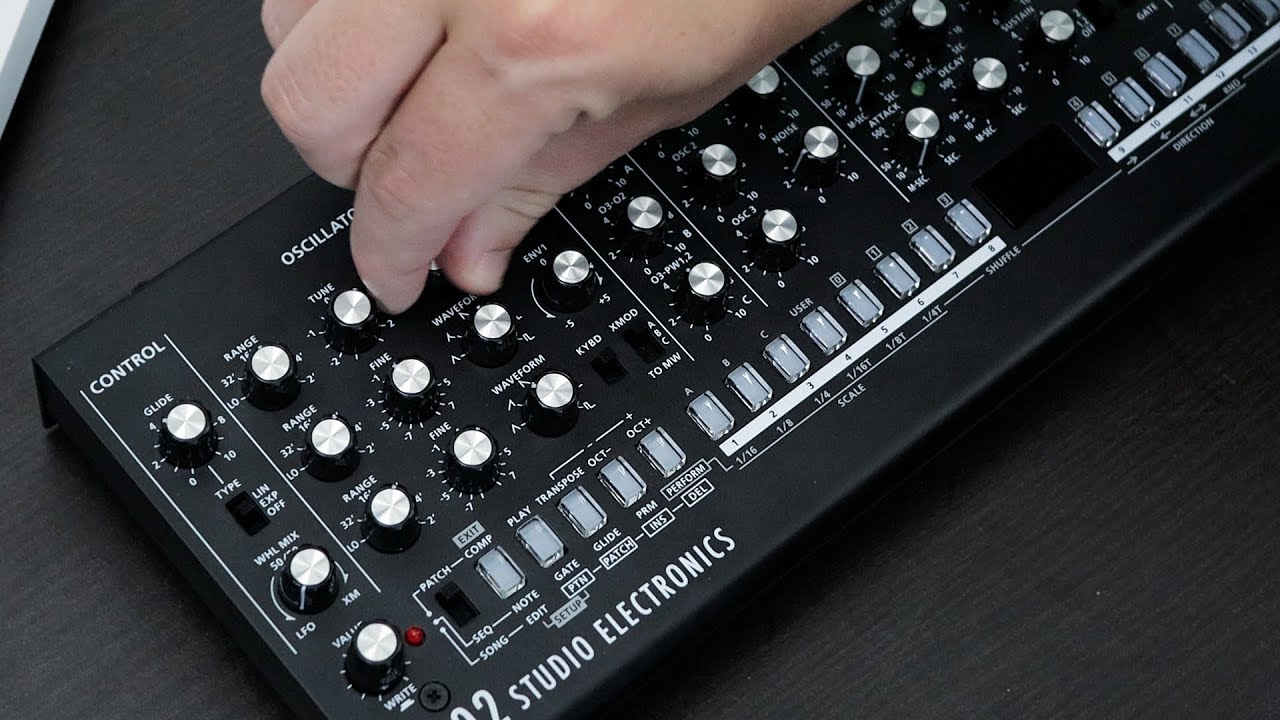 tiny knobs BIG SOUND — Checking out ROLAND SE-02 - YouTube