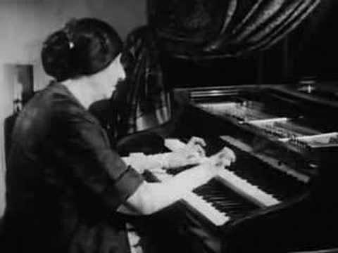 Wanda Landowska (ワンダ・ランドフスカ) - ピアニスト | 演奏家