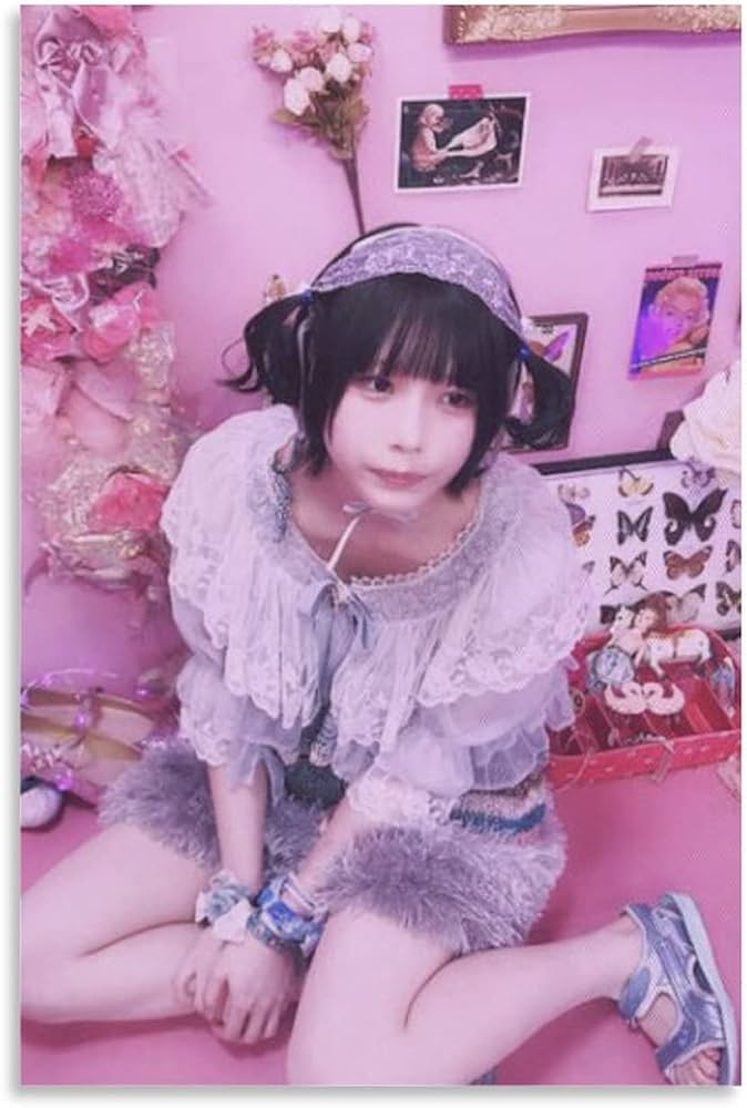 Amazon｜あのちゃん写真ビキニ壁飾りポスター キャンバス 芸術