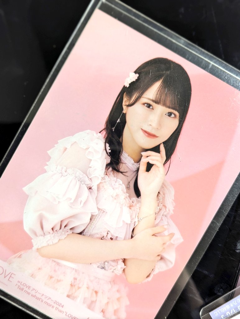 生写真を整理しててふと「本当に同一人物？」って思うくらい衣装