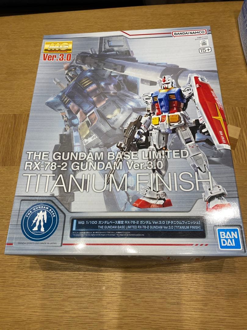 MG RX-78-2 GUNDAM Ver.3.0 チタニウムフィニッシュ Amazon.com: MG 1/100 RX-78-2 Gundam Ver.3.0 [Titanium Finish