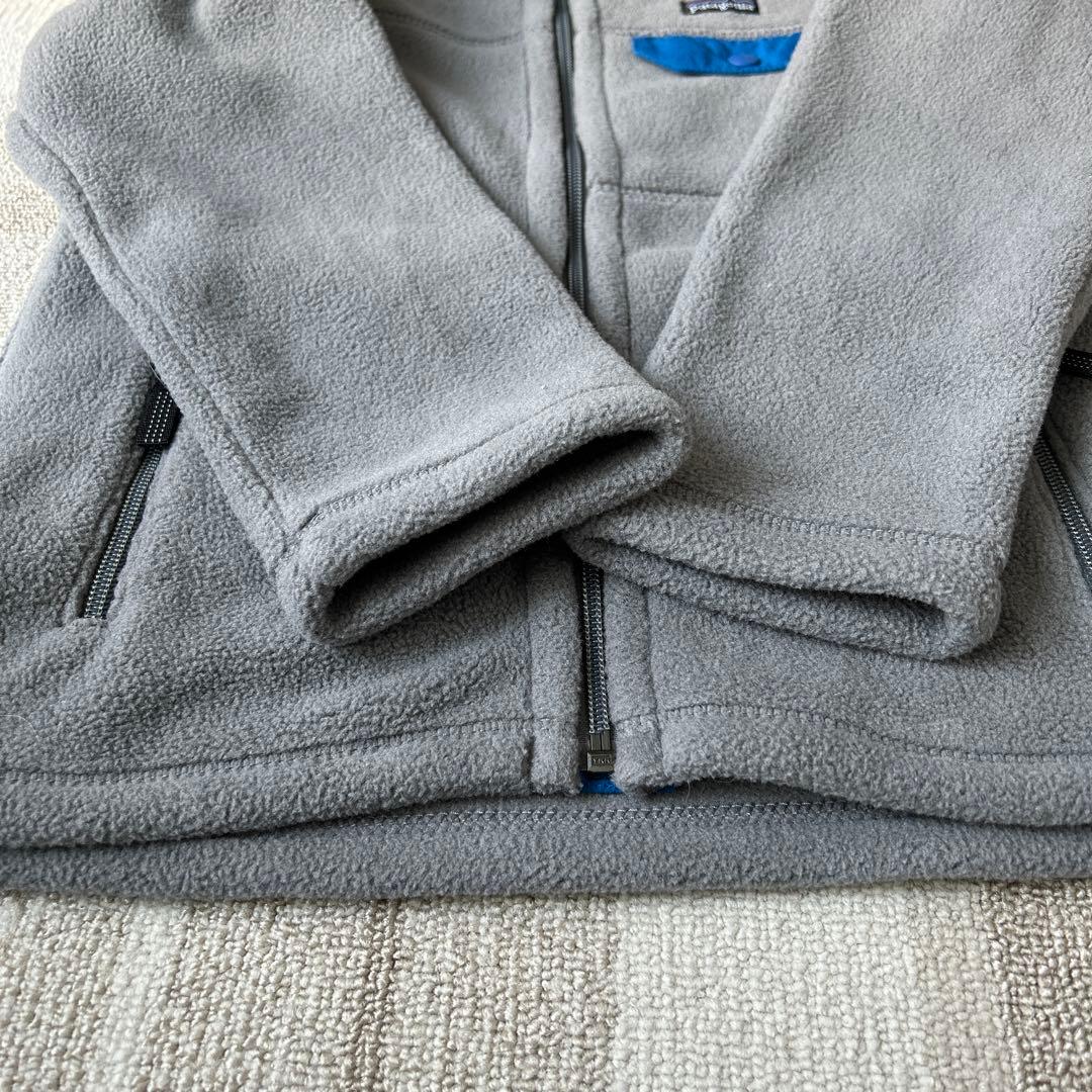 patagoniaパタゴニア フリースジャケット ボーイズXS 5-6歳 グレー