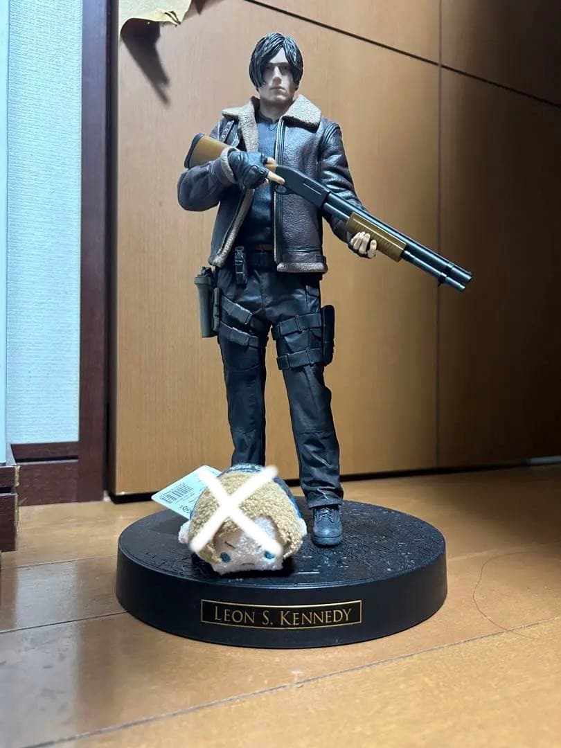 【最終値下げ！】バイオハザード　レオン　フィギュア イーカプコン |カプコンフィギュアビルダー クリエイターズモデル