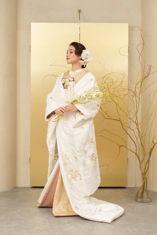 Kimono（着物）の白無垢 鶴牡丹松竹梅です。｜インポートドレスサロン